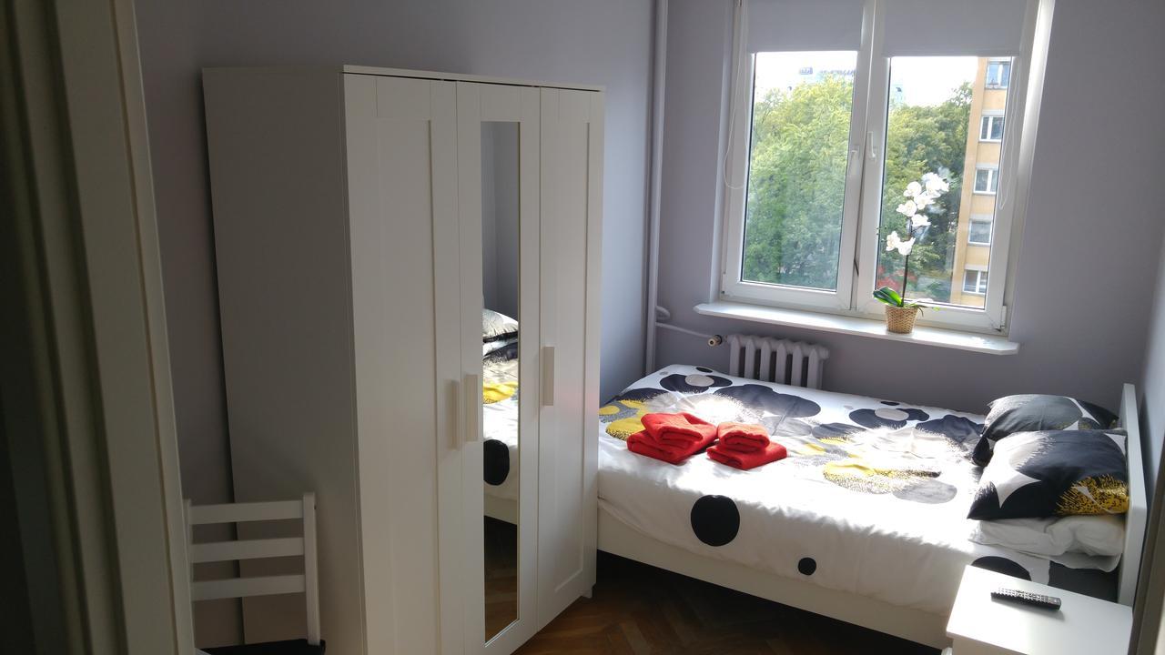 Rent0Nline Niepodleglosci Rooms Metroワルシャワ エクステリア 写真