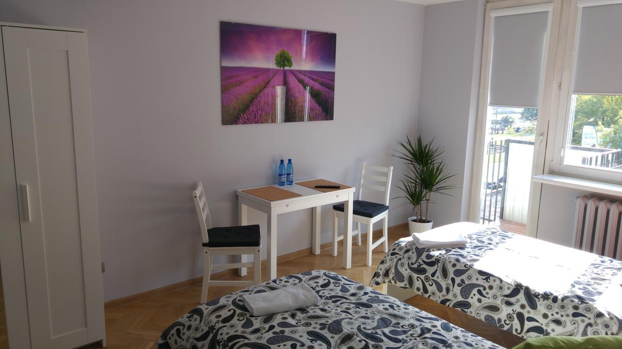Rent0Nline Niepodleglosci Rooms Metroワルシャワ エクステリア 写真