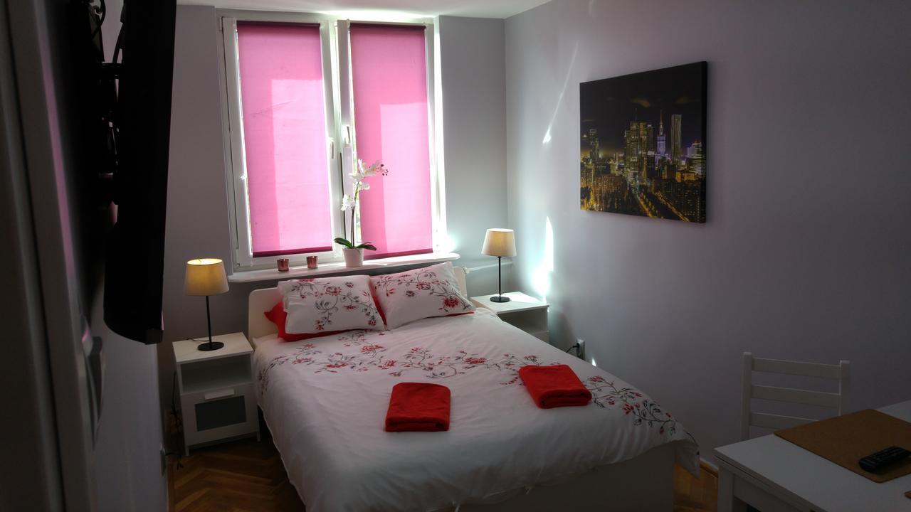 Rent0Nline Niepodleglosci Rooms Metroワルシャワ エクステリア 写真