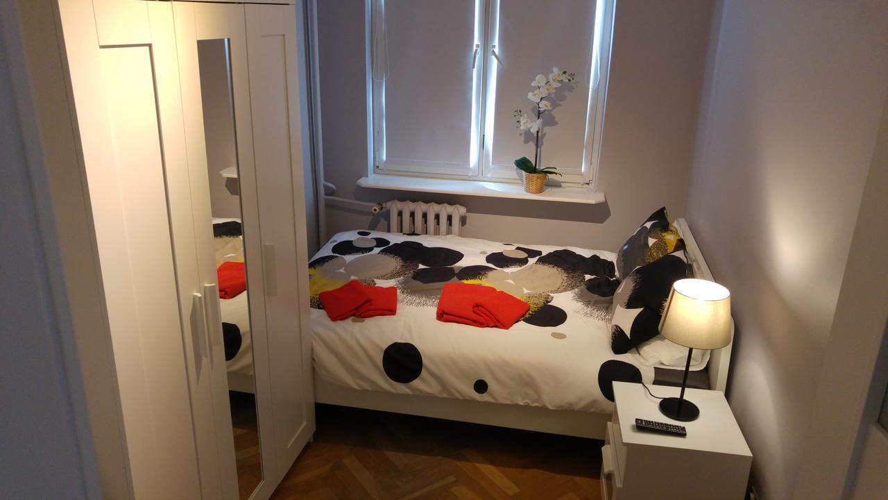 Rent0Nline Niepodleglosci Rooms Metroワルシャワ エクステリア 写真